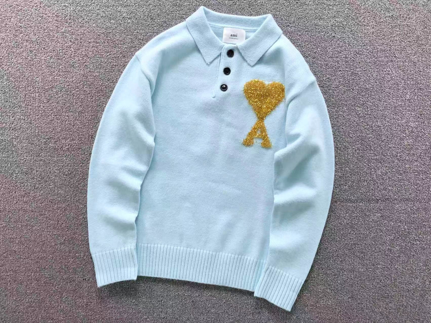 Suéter Polo AMI Paris Coração Dourado
