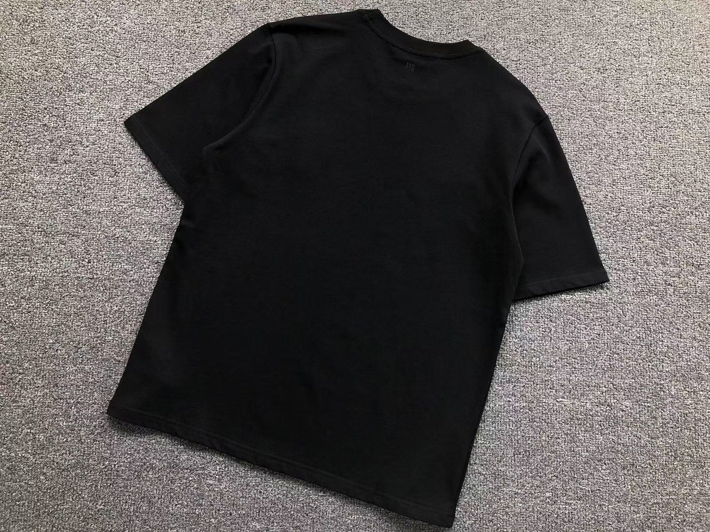 Camiseta AMI Paris Heart Patch Contrast Tee