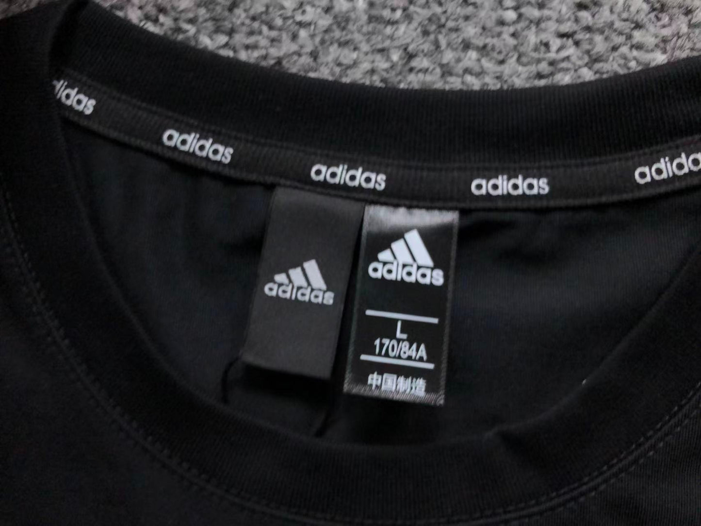 Camiseta Adidas Brush Stroke Color Logo