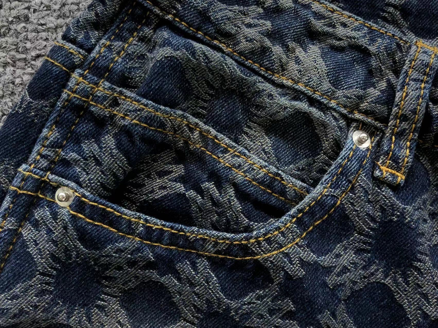 Calça AMIRI Monogram Cargo Denim