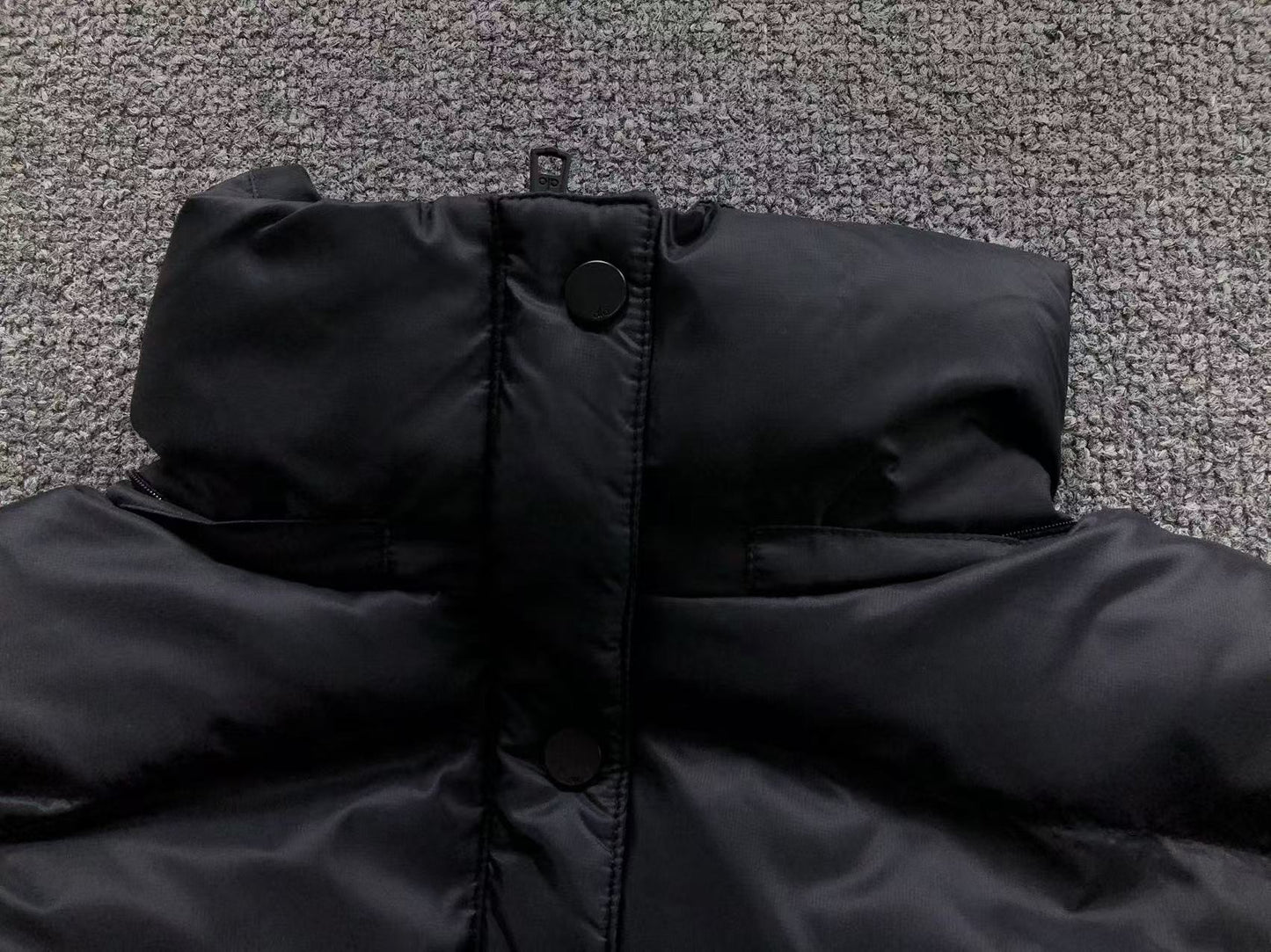 Jaqueta ALO puffer com capuz Feminino