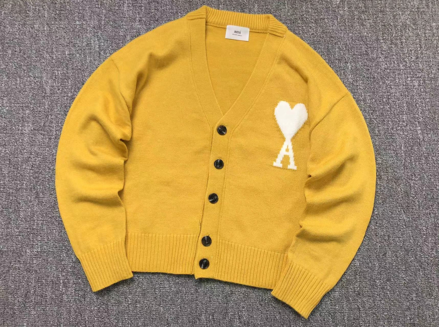 Suéter Cardigan AMI Paris