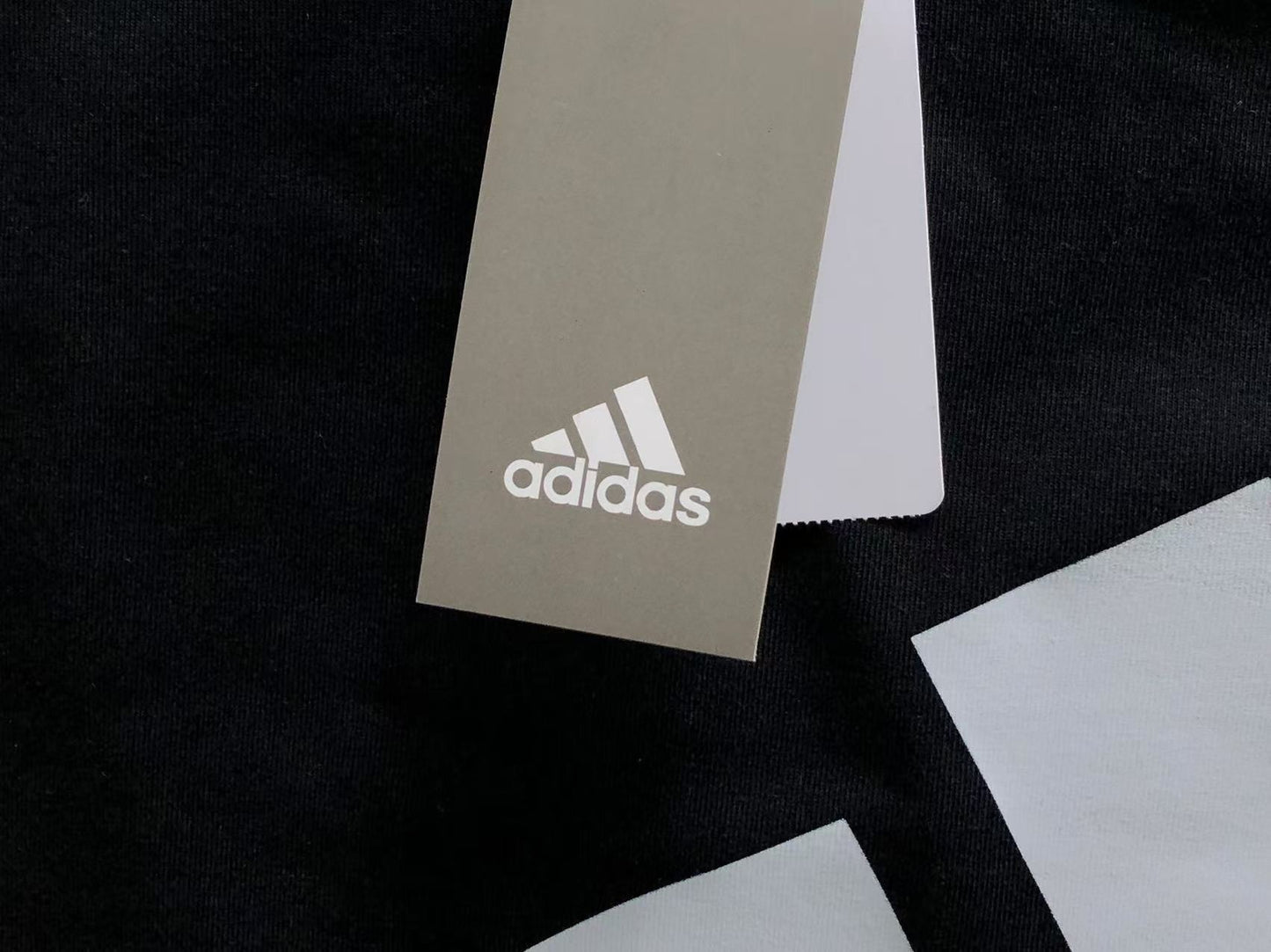 Camiseta adidas Basketball Logo