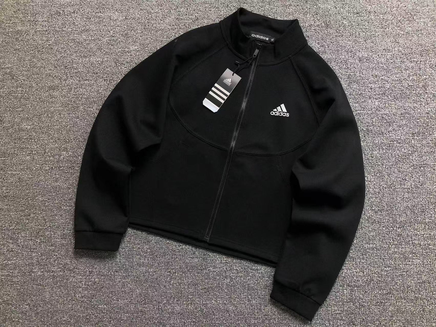 Conjunto Adidas feminino Clean Fit Set