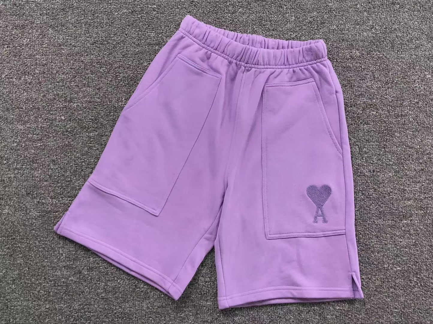 Short AMI Paris Essential Heart Collection