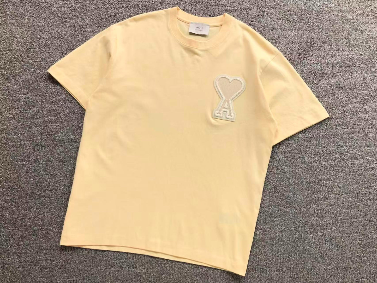 Camiseta AMI Paris Patch Logo Coração