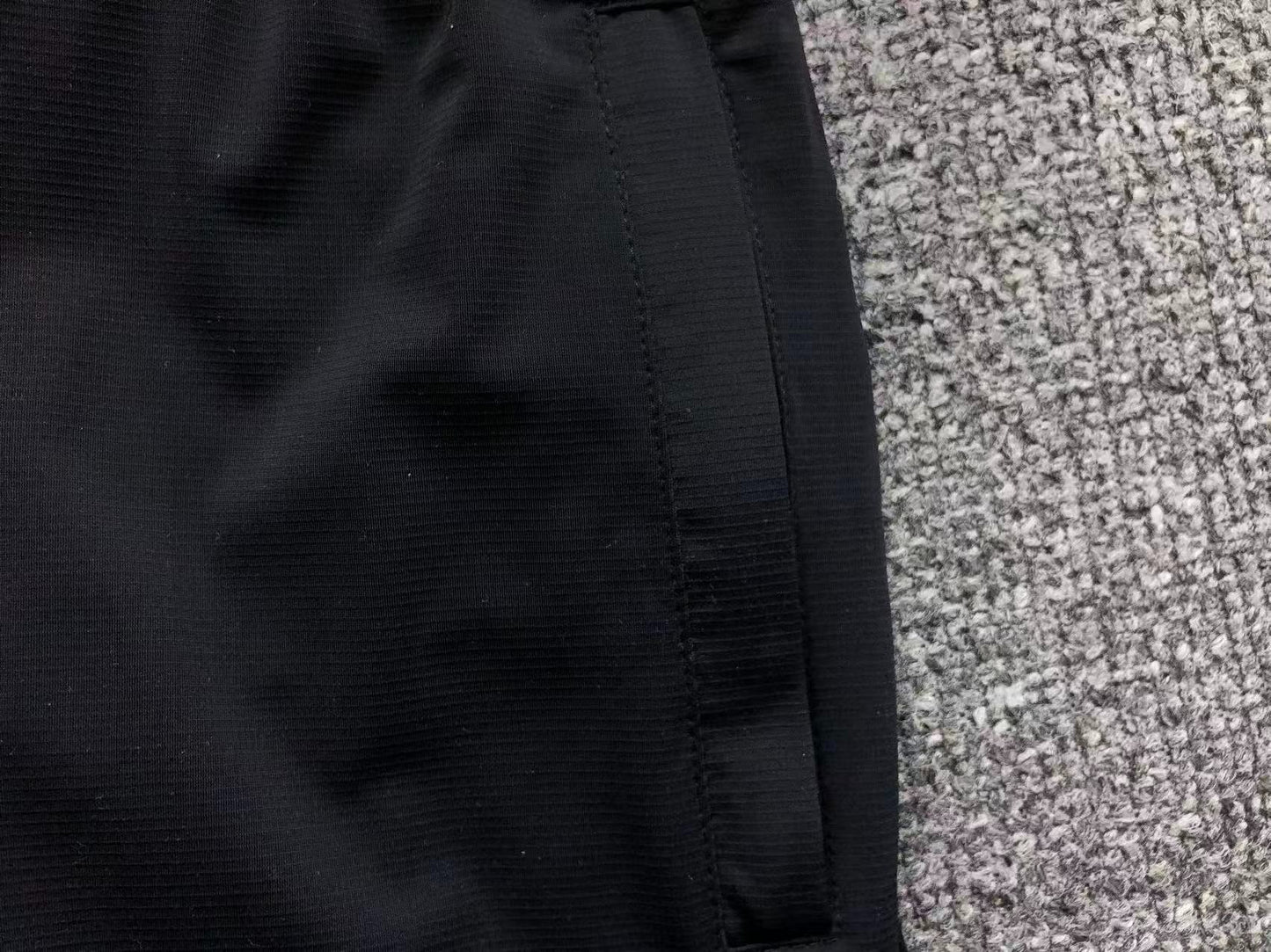 Calça Adidas Essential Tech Jogger