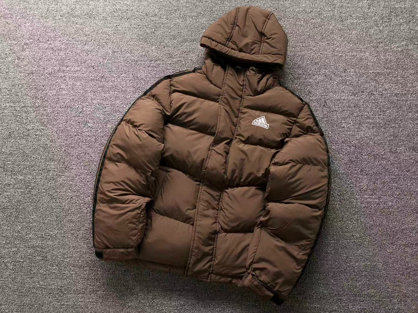 Jaqueta Puffer adidas Alpine Street