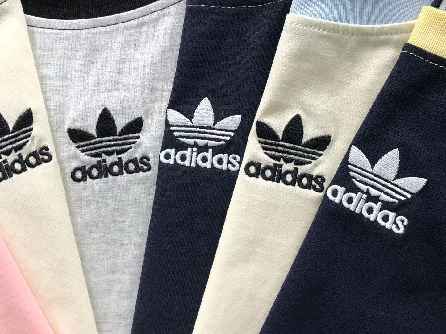 Camiseta Adidas Raglan Contrast Feminino