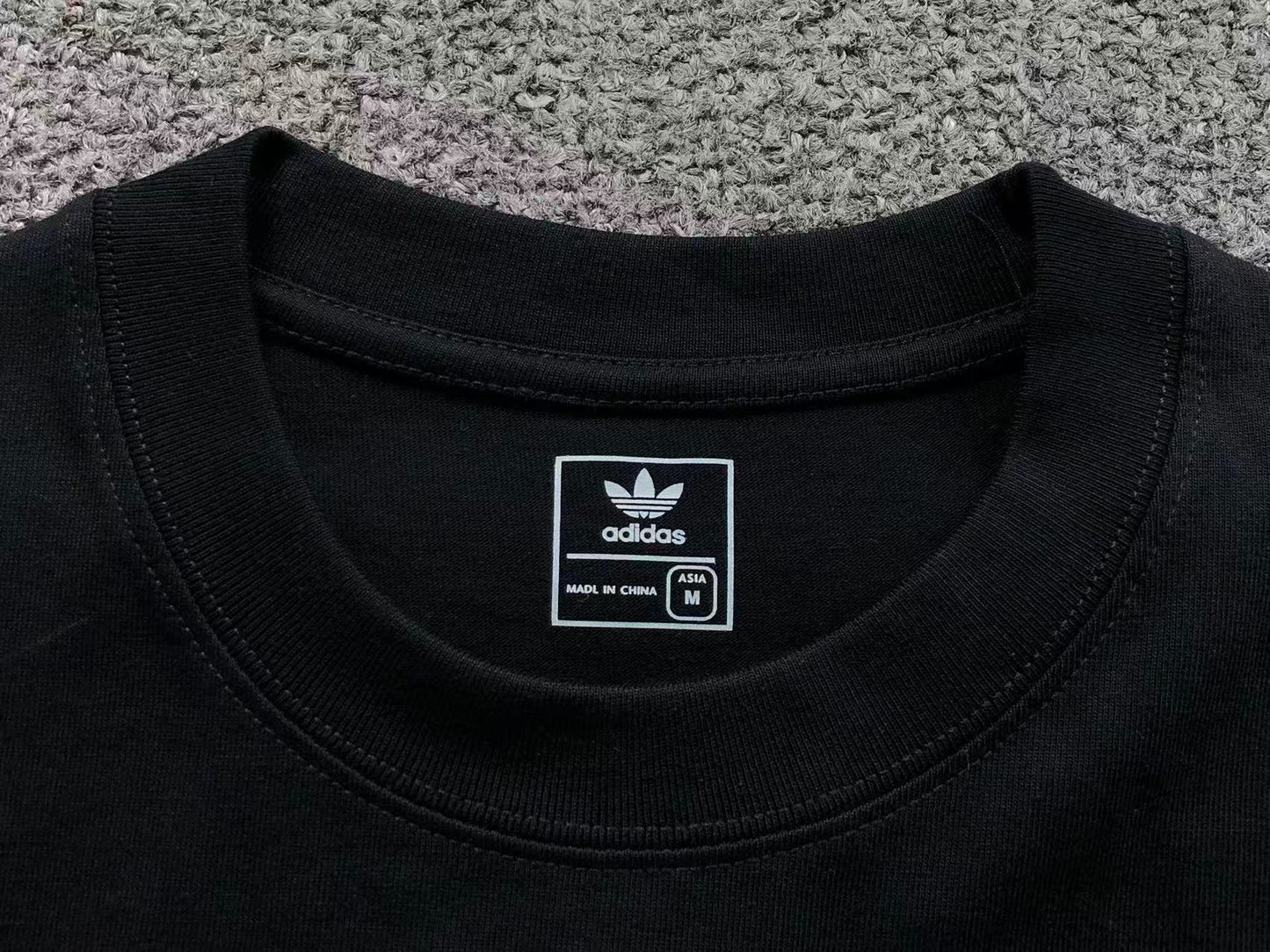 Camiseta Adidas Originals Back Graphic