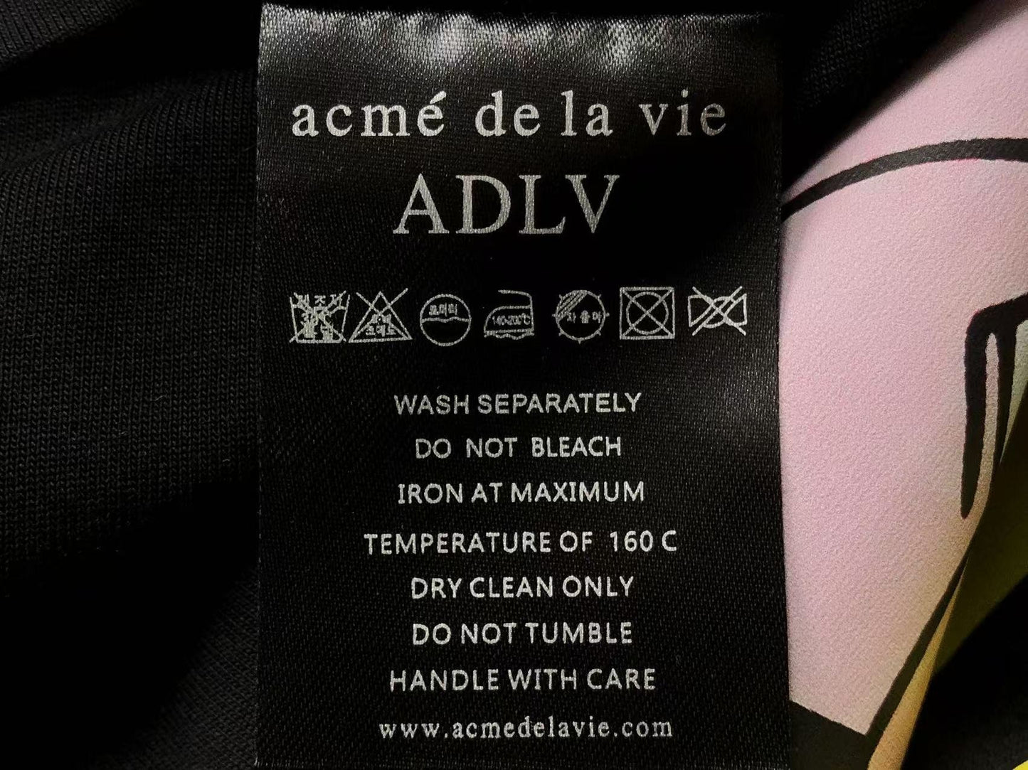 Camiseta ADLV Cartoon Squad Graphic Tee