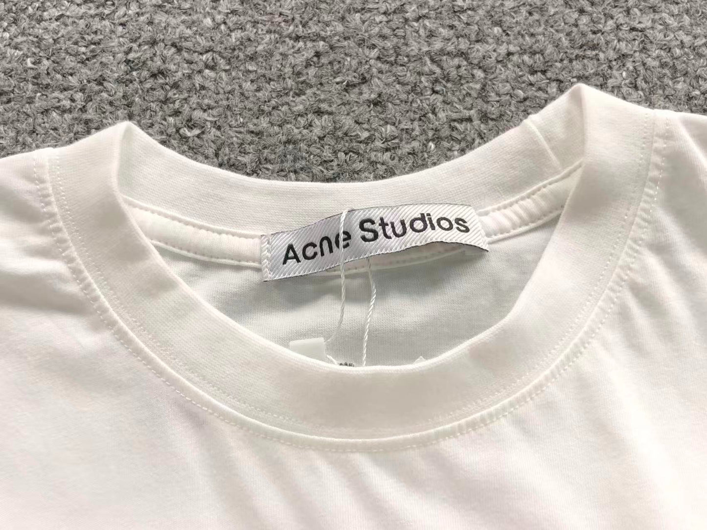 Camiseta Acne Studios Spray Heart
