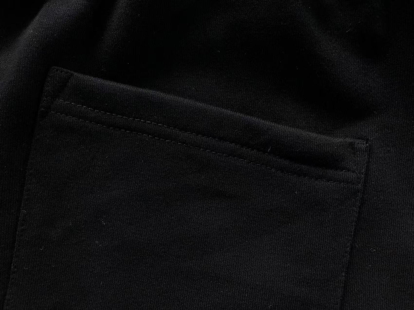Short AMI Paris Pocket Heart Logo