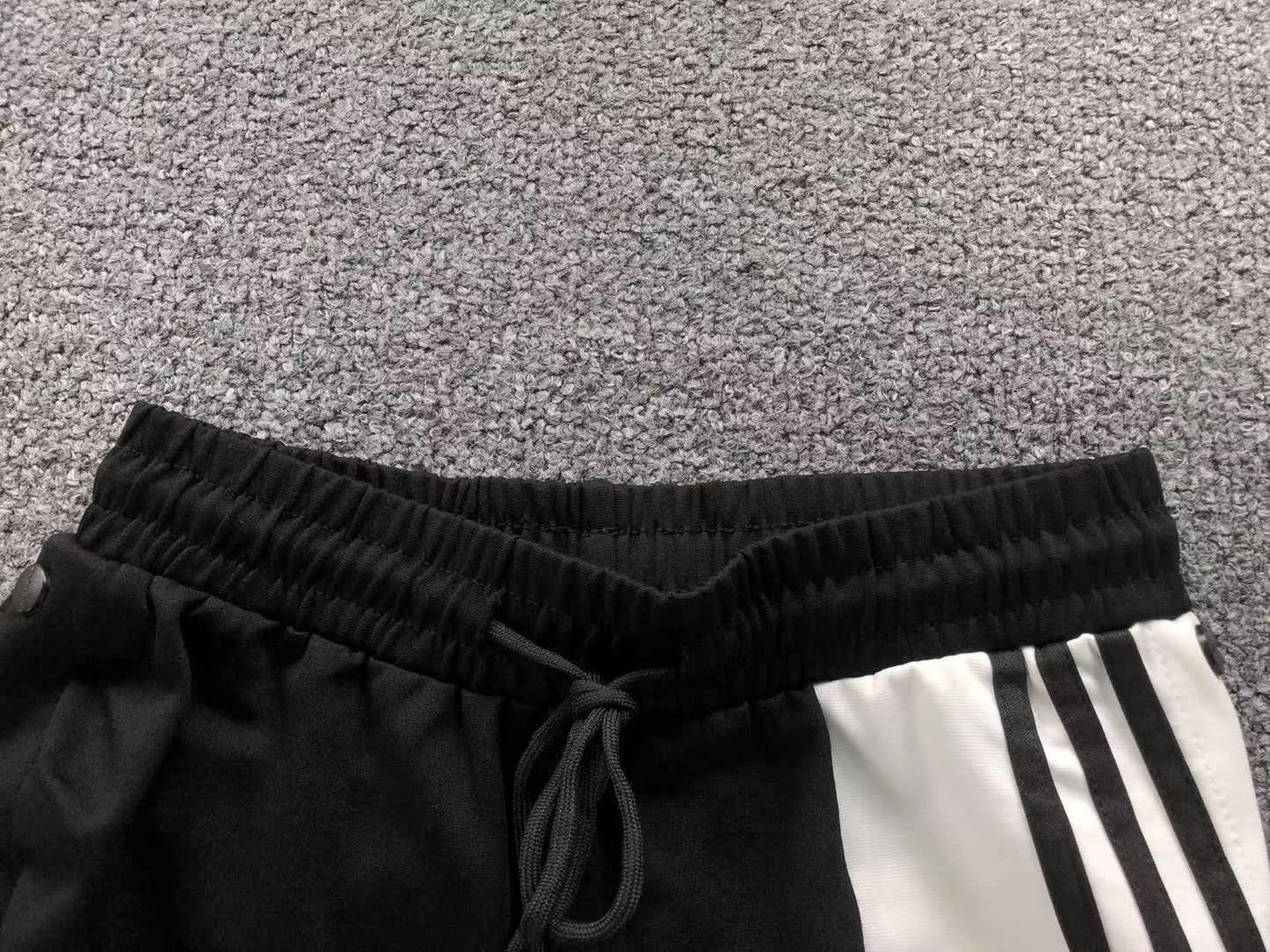 Calça Adidas Snap Track Pants