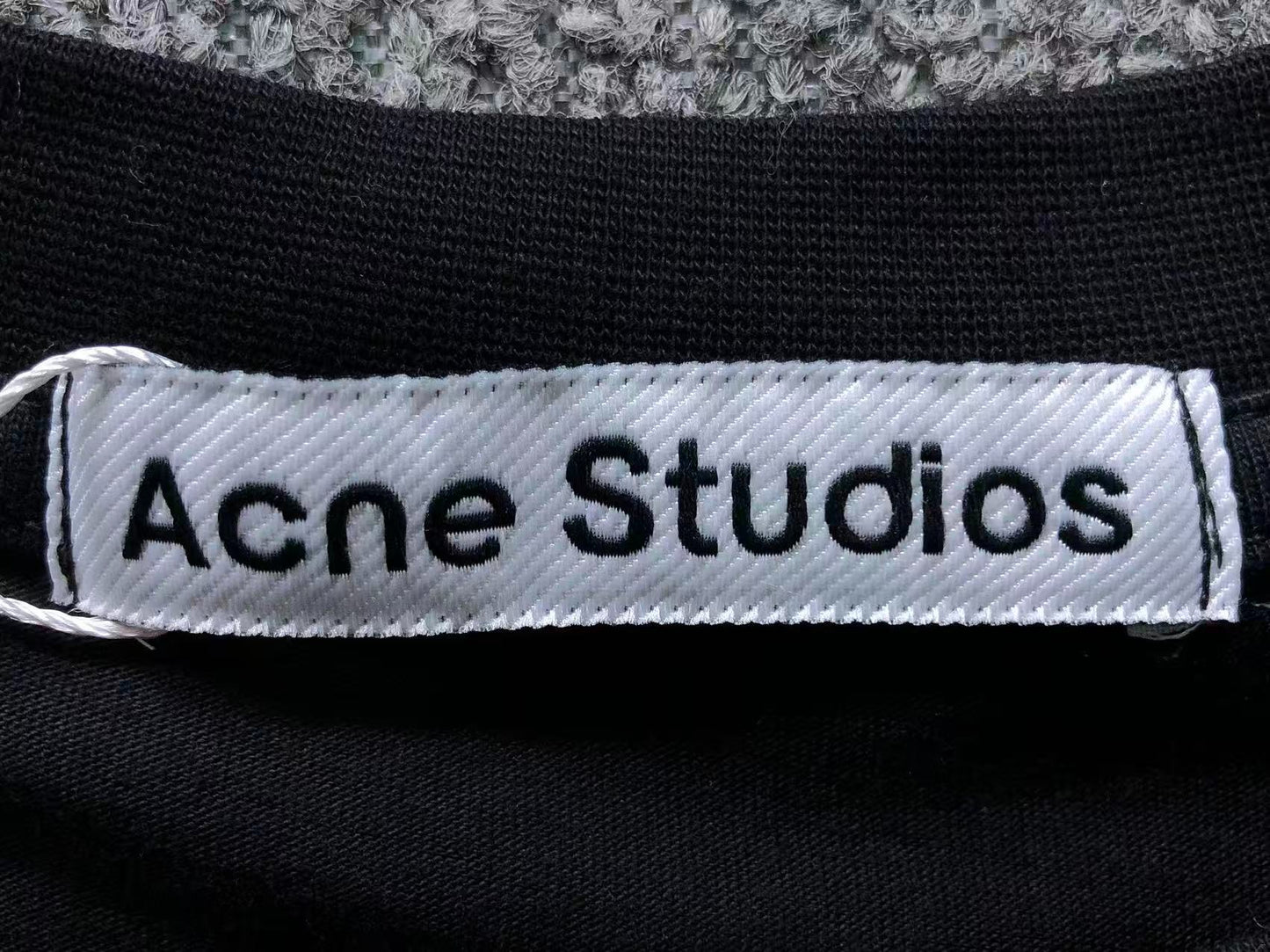 Camiseta Acne Studios Distressed Patch Tee