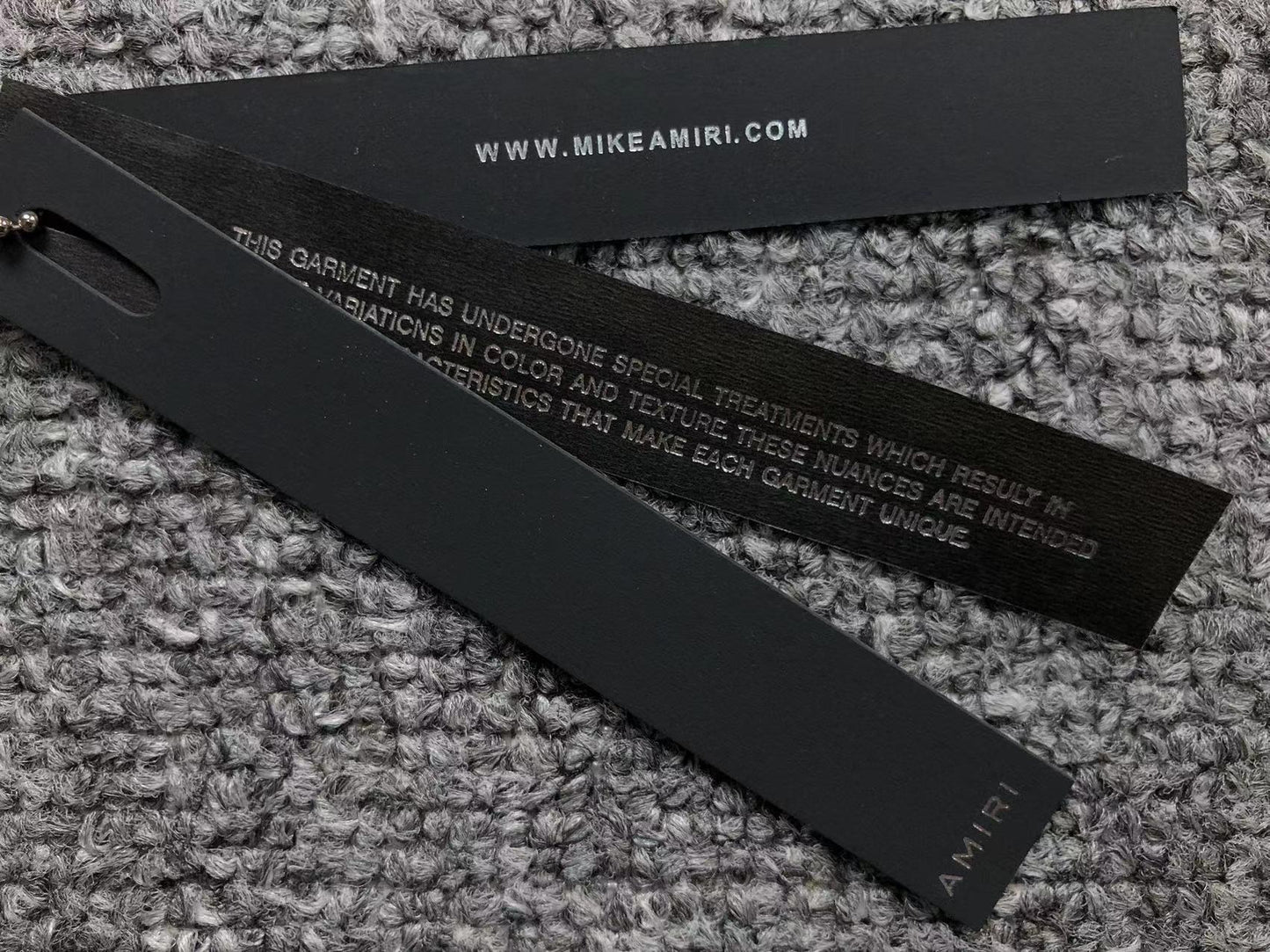 Calça AMIRI Light Wash Destroyed Denim