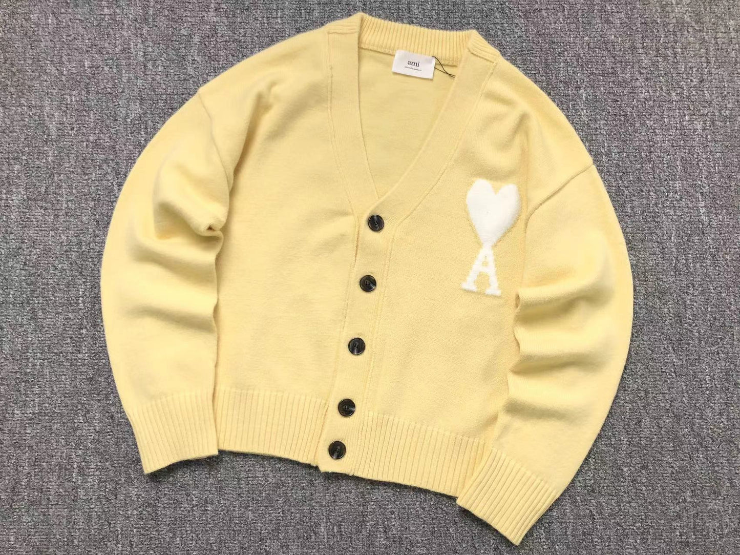 Suéter Cardigan AMI Paris