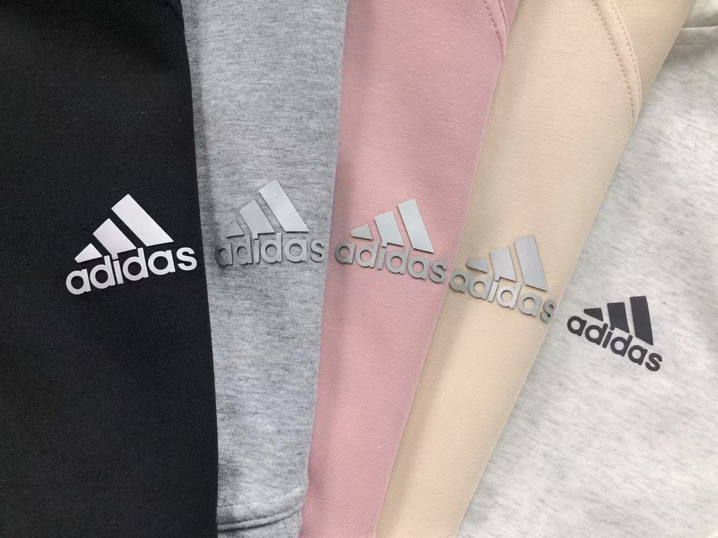 Conjunto Adidas feminino Clean Fit Set