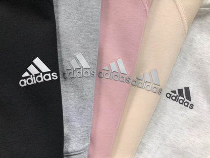 Conjunto Adidas feminino Clean Fit Set