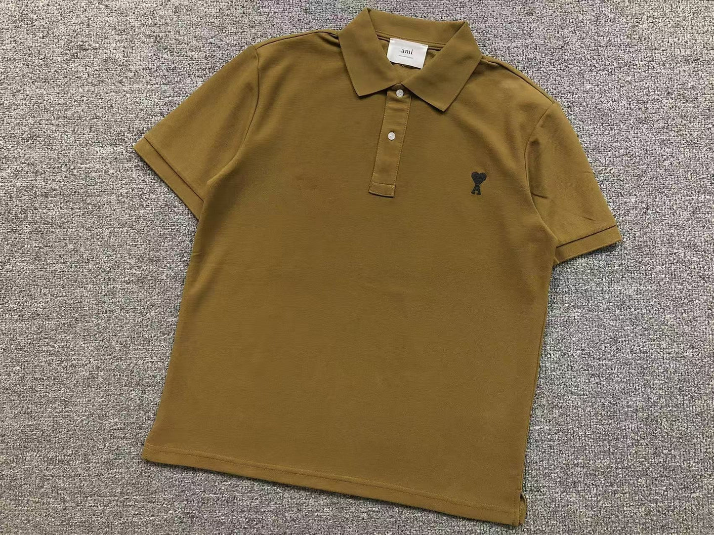 Camiseta Polo AMI Paris Piquet Logo Coração