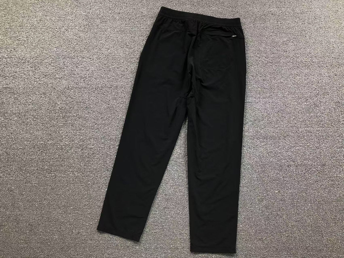 Calça elástica ALO moletom cargo