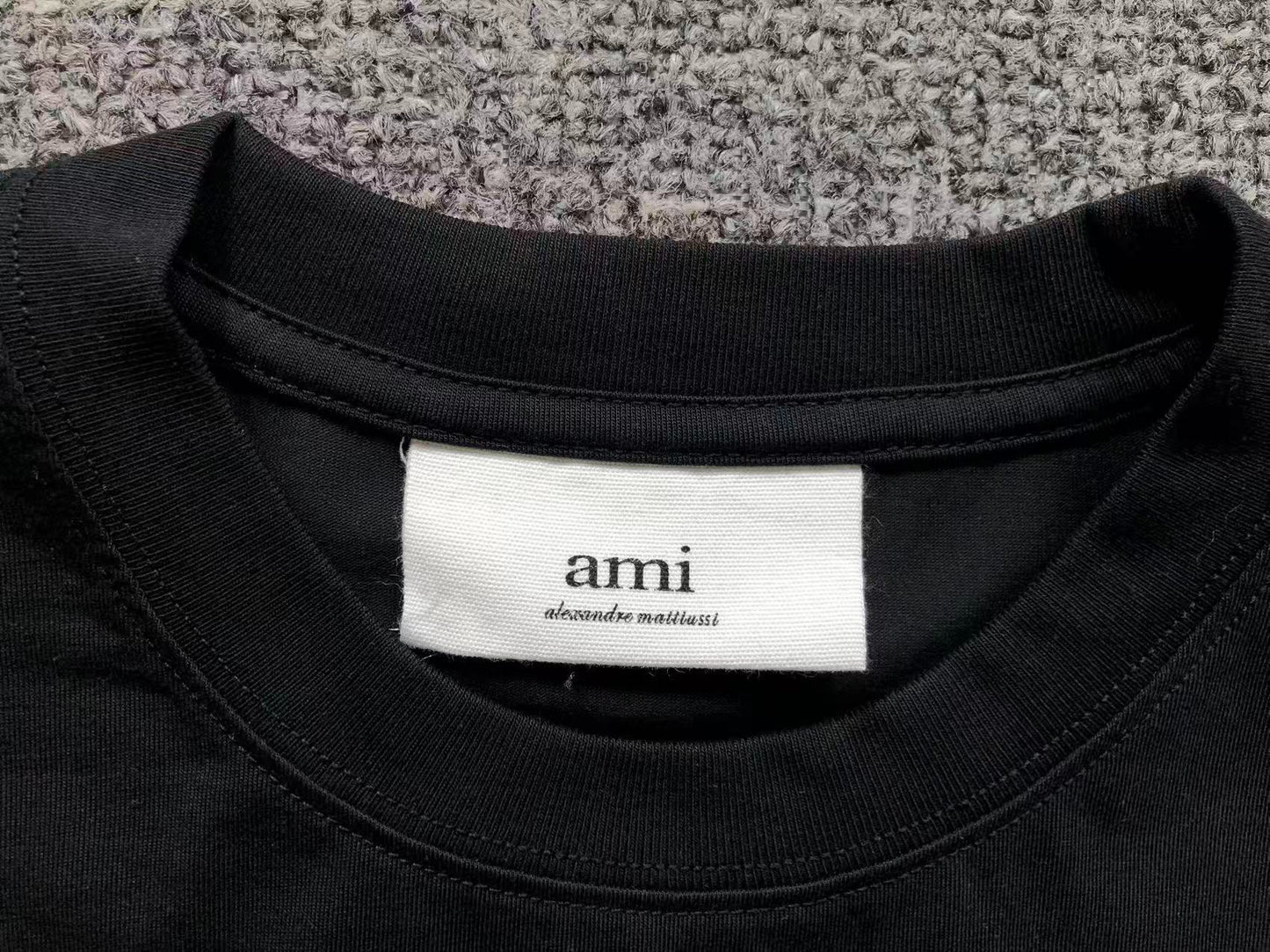 Camiseta AMI Paris Mini Heart Essential