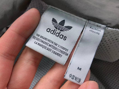 Jaqueta Adidas Chevron Windbreaker Archive