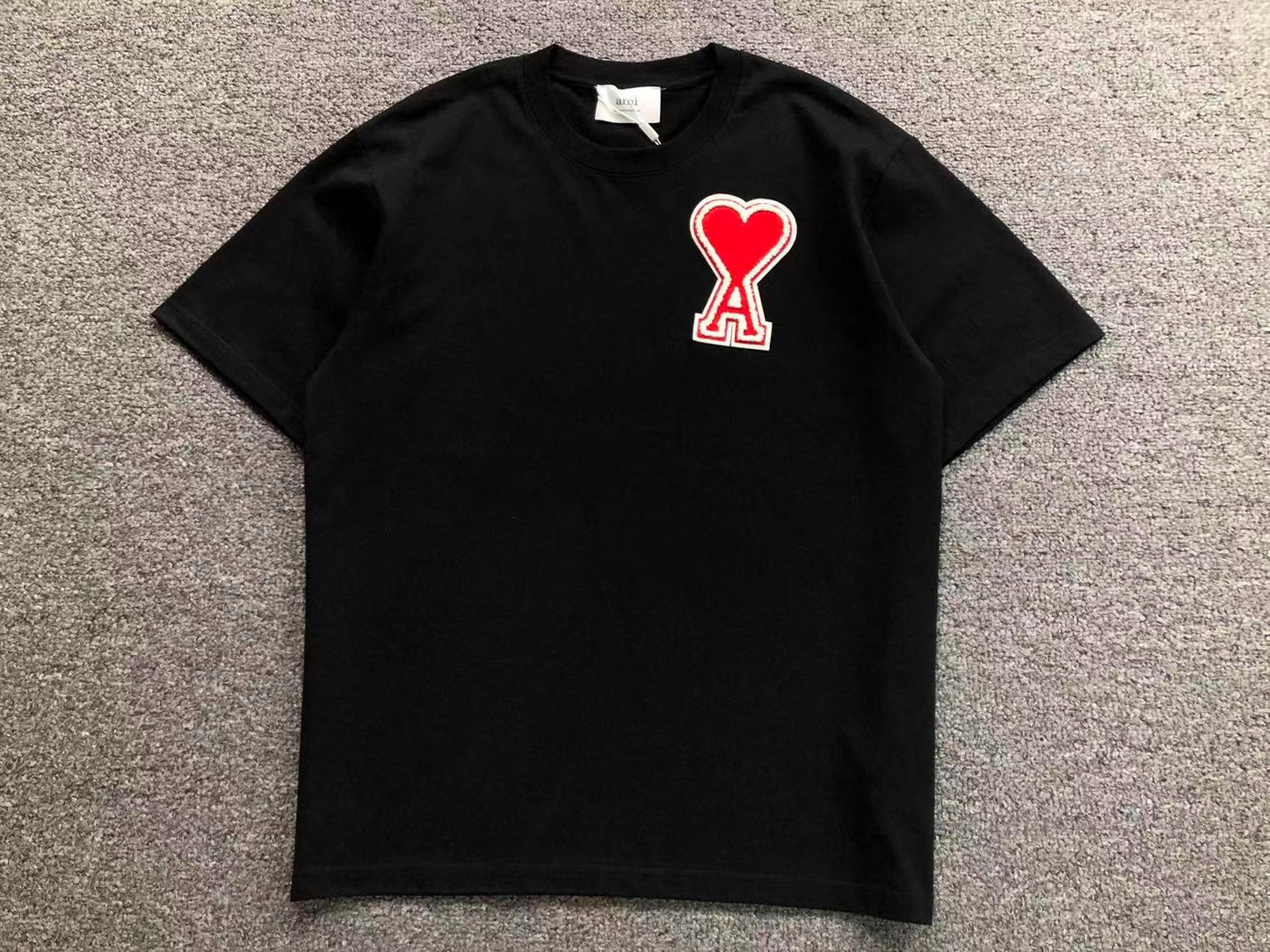 Camiseta AMI Paris Patch Logo Coração
