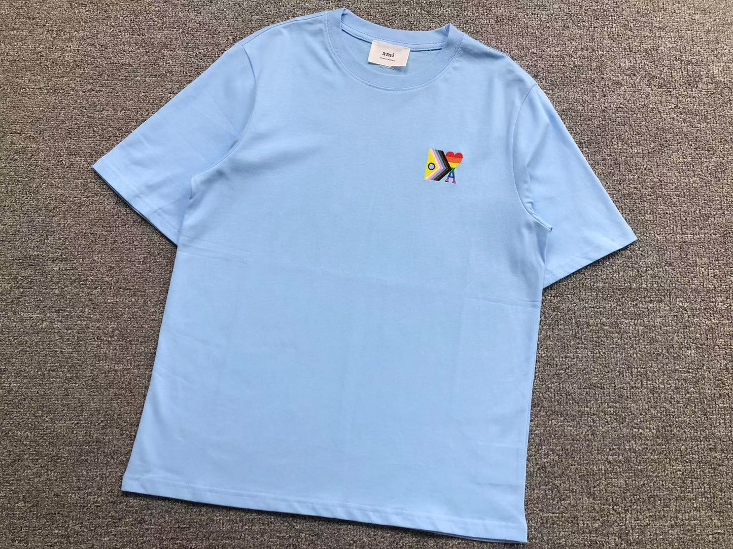 Camiseta AMI Paris Multicolor Heart Edition