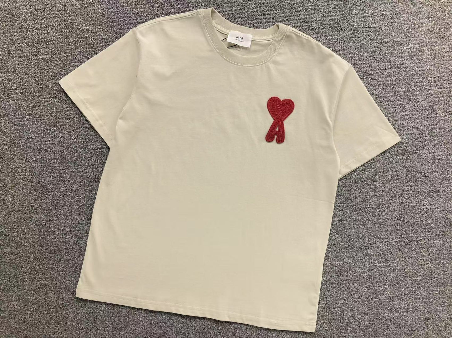 Camiseta AMI Paris Big Heart Patch Classic