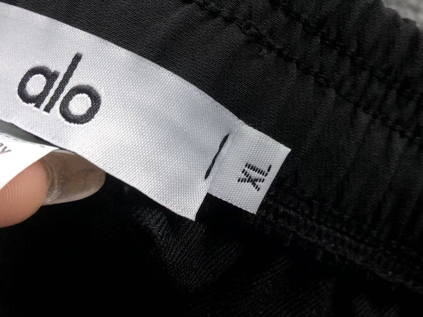 Calça elástica ALO moletom cargo