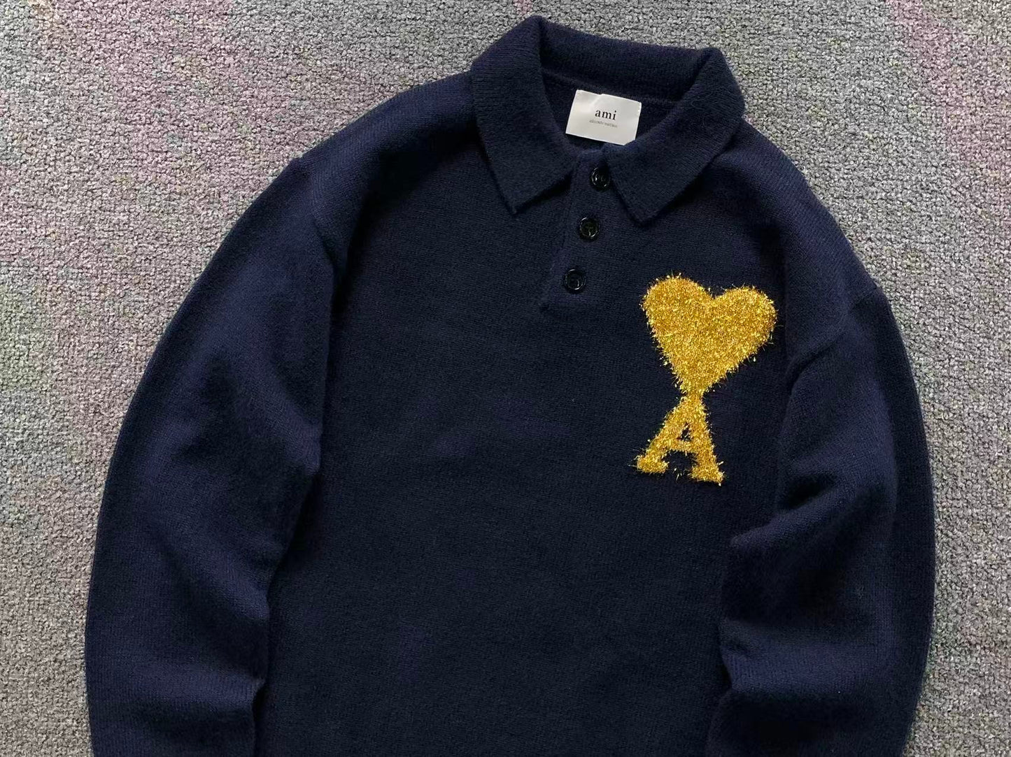Suéter Polo AMI Paris Coração Dourado