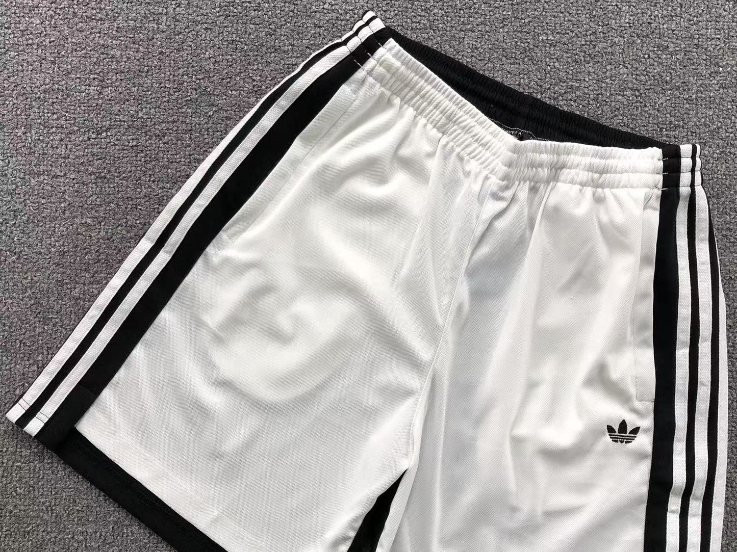 Conjunto Adidas Inverse Club