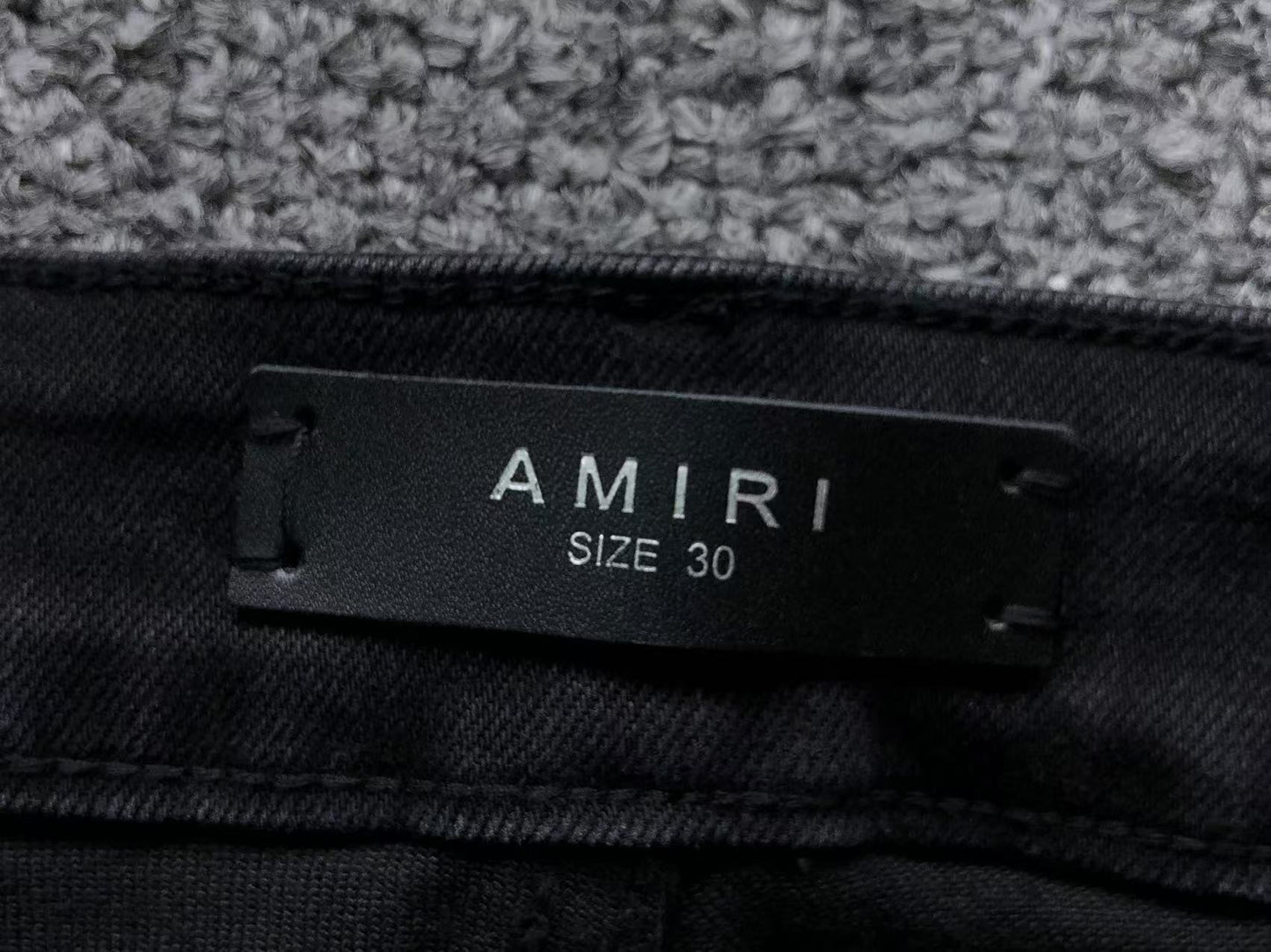 Calça AMIRI Logo Destroyed Black Denim