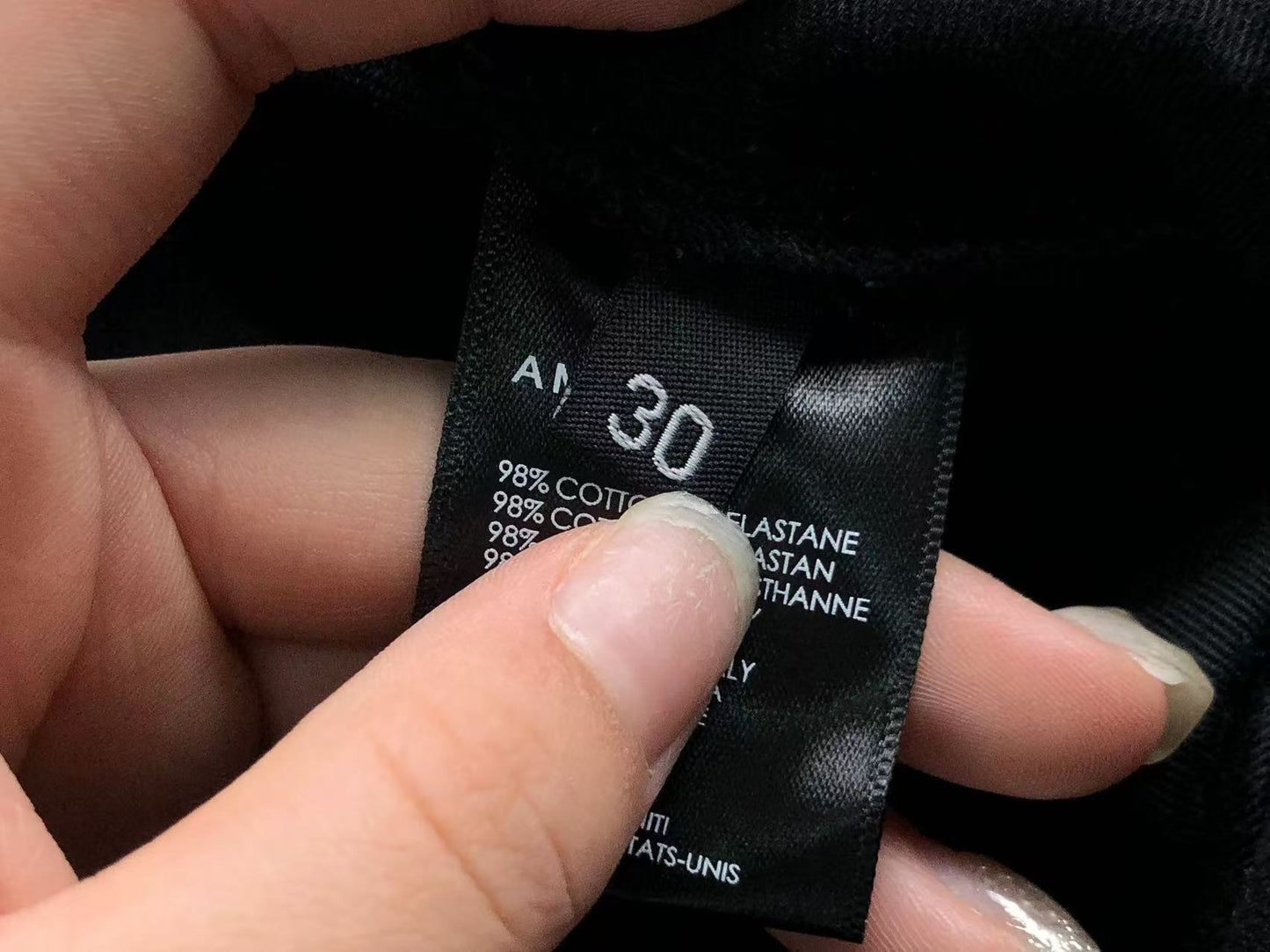Calça AMIRI Bullet Hole Patch Black Denim