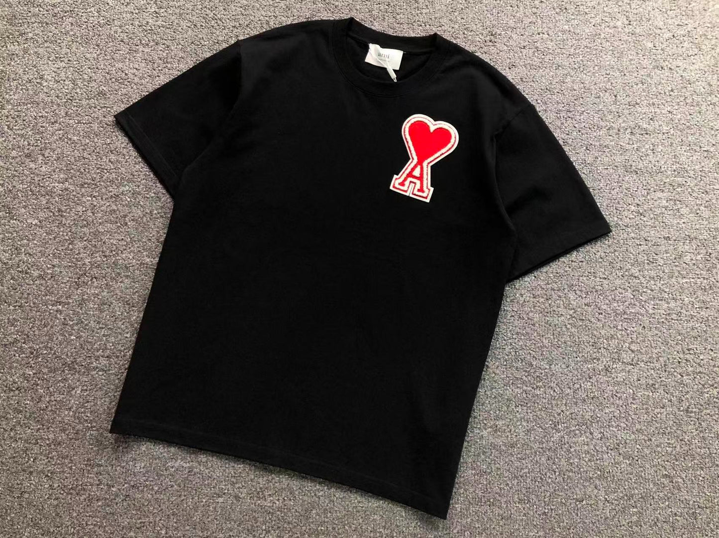 Camiseta AMI Paris Patch Logo Coração