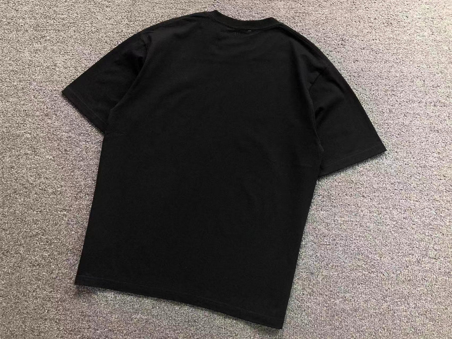 Camiseta AMI Paris Logo Coração Mini Bordado