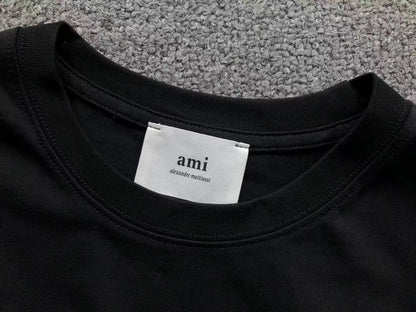 Camiseta AMI Paris Heart Patch Contrast Tee