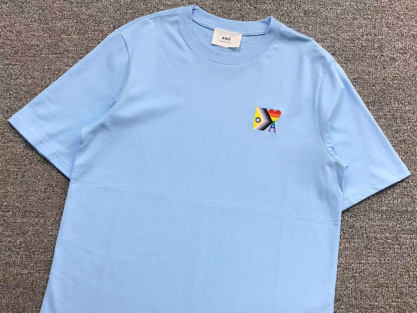 Camiseta AMI Paris Multicolor Heart Edition
