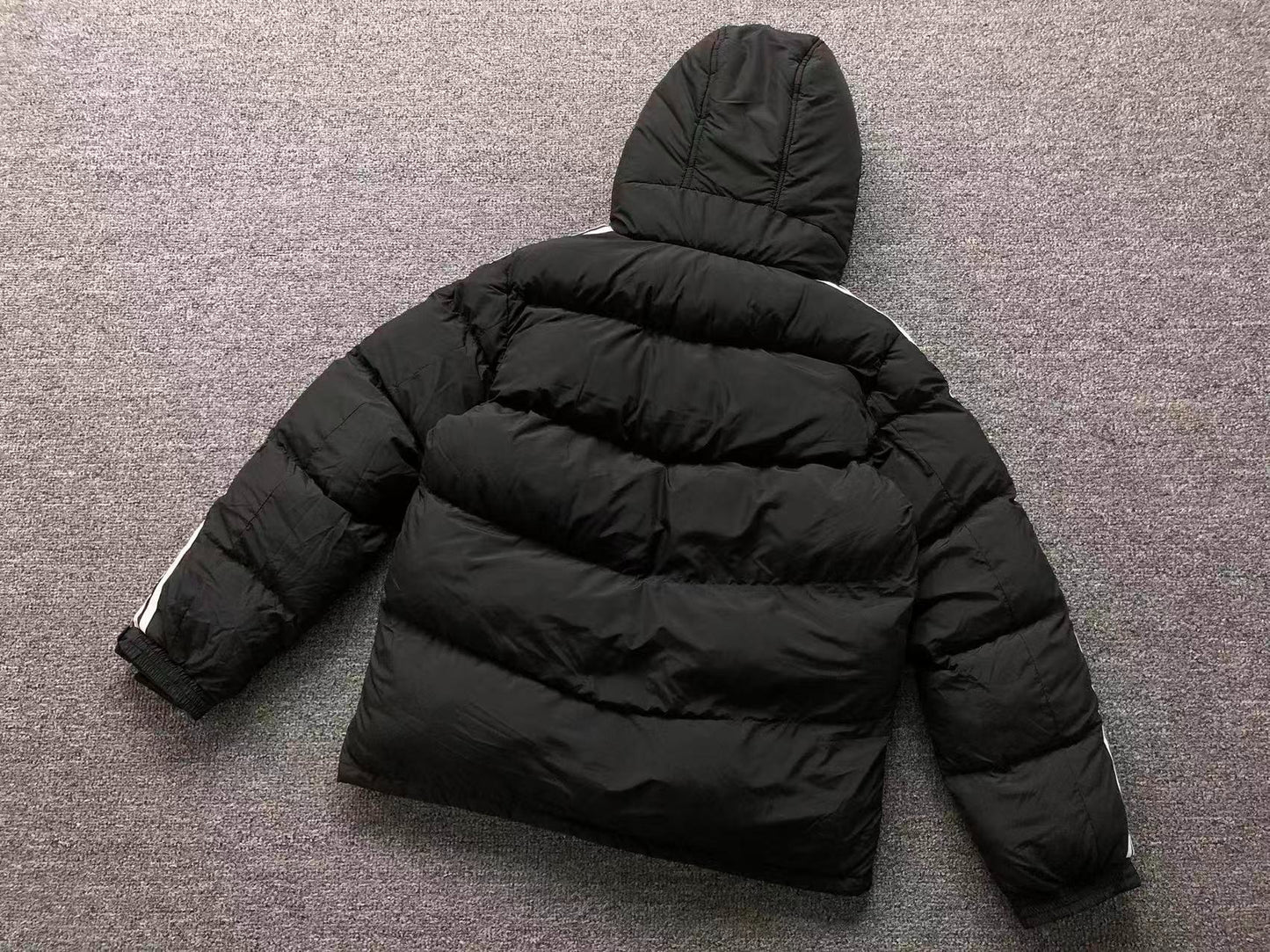 Jaqueta Puffer adidas Alpine Street
