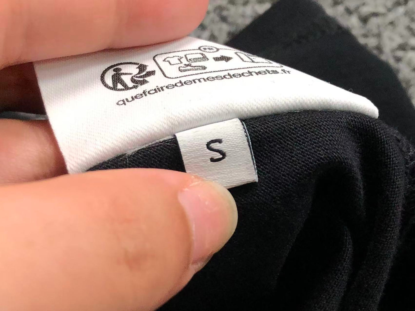 Camiseta AMI Paris Logo Coração Mini Bordado