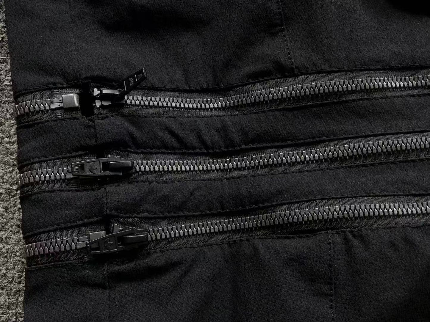 Calça Adidas Convertible Cargo Pants