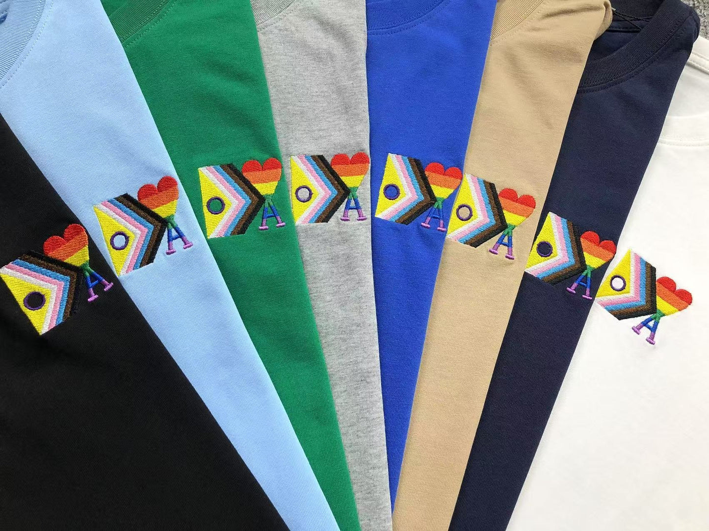 Camiseta AMI Paris Multicolor Heart Edition