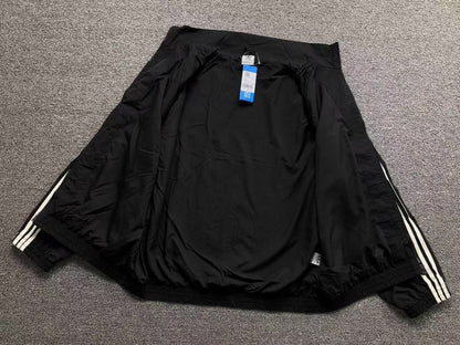 Jaqueta Adidas Lightweight Shell