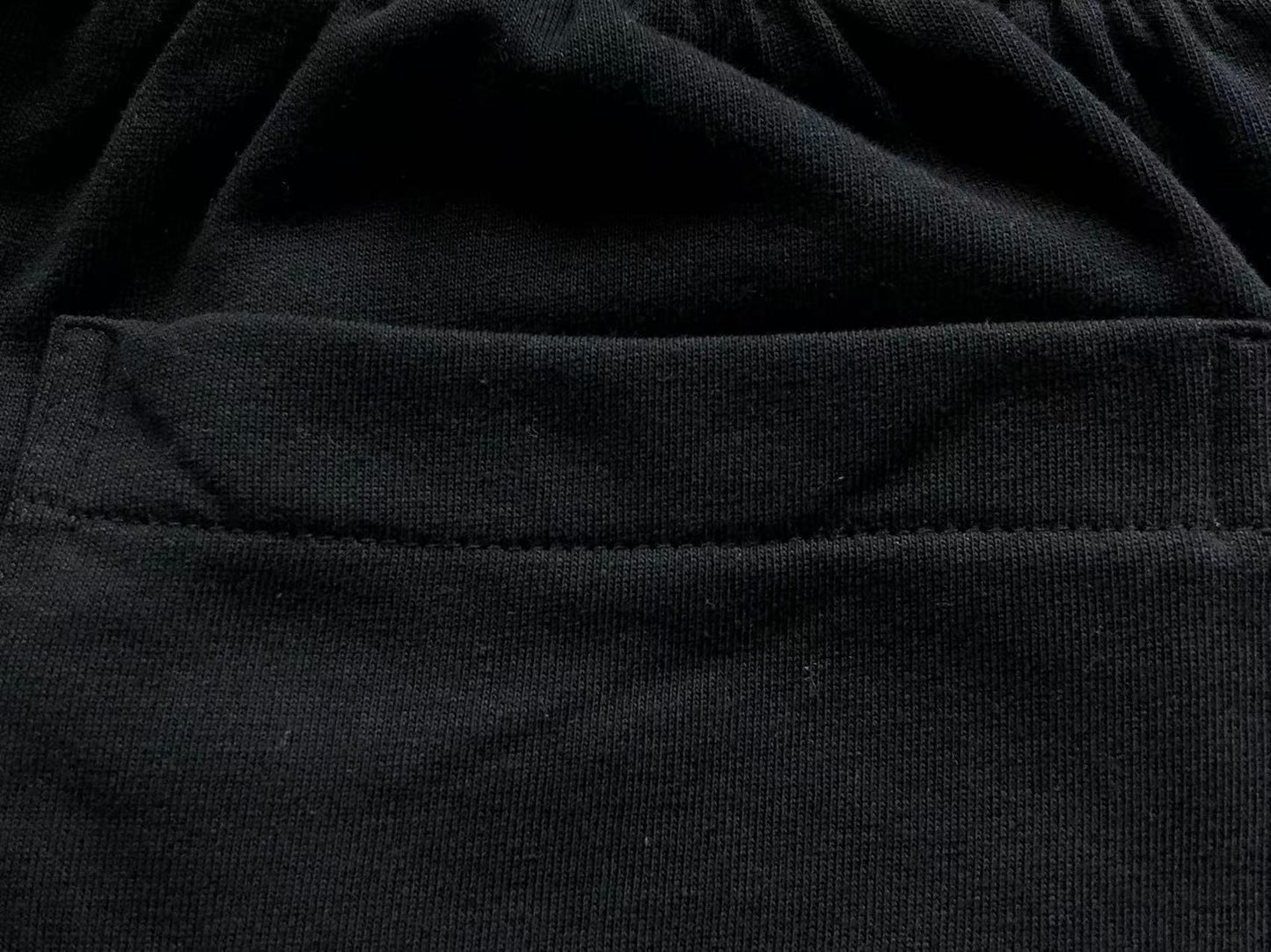 Short AMI Paris Big Heart Logo