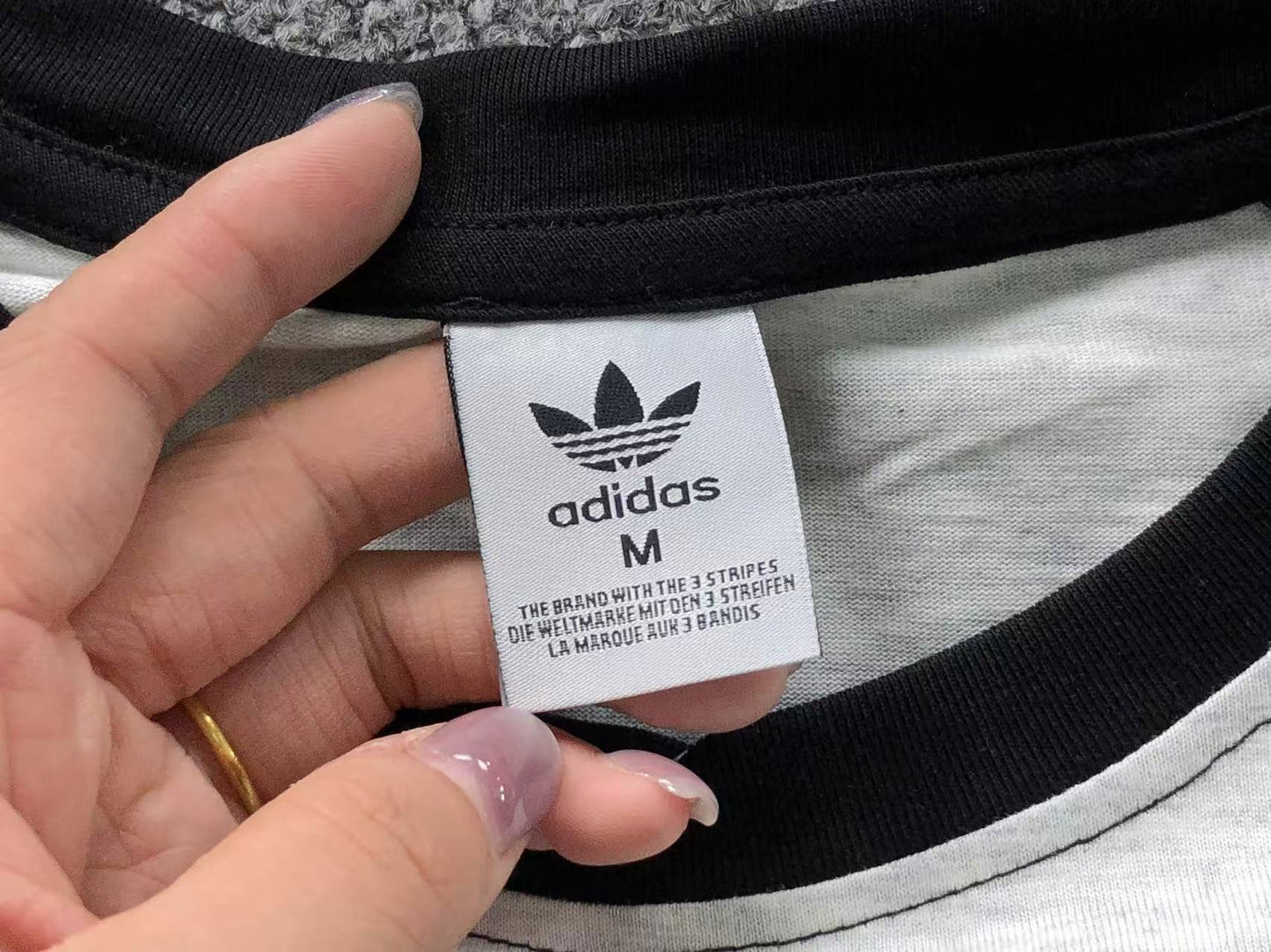 Camiseta Adidas Raglan Contrast Feminino