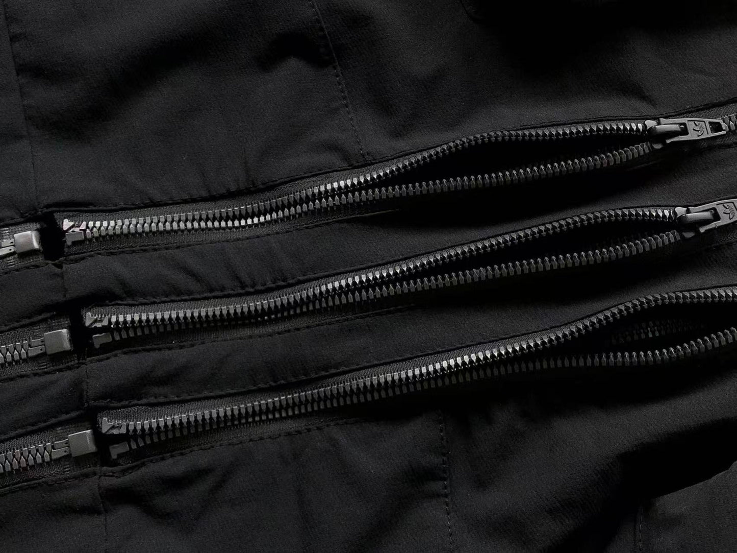 Calça Adidas Convertible Cargo Pants