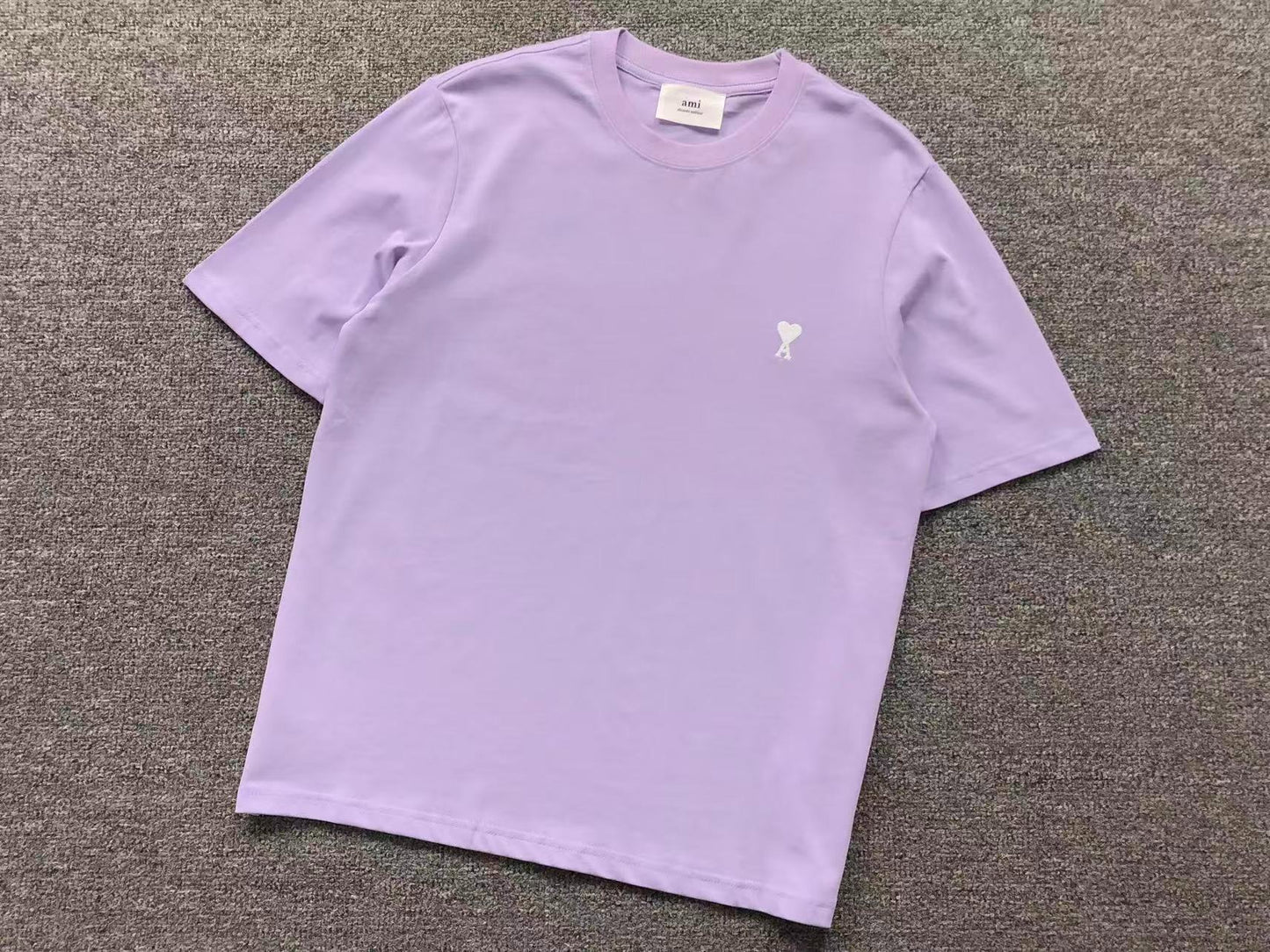 Camiseta AMI Paris Mini Heart Logo Minimal