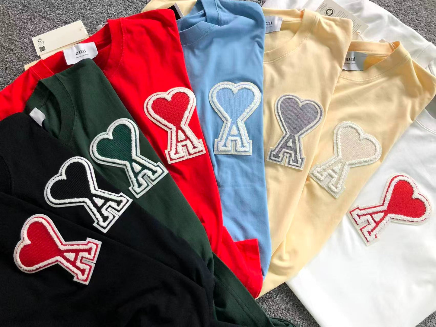 Camiseta AMI Paris Patch Logo Coração