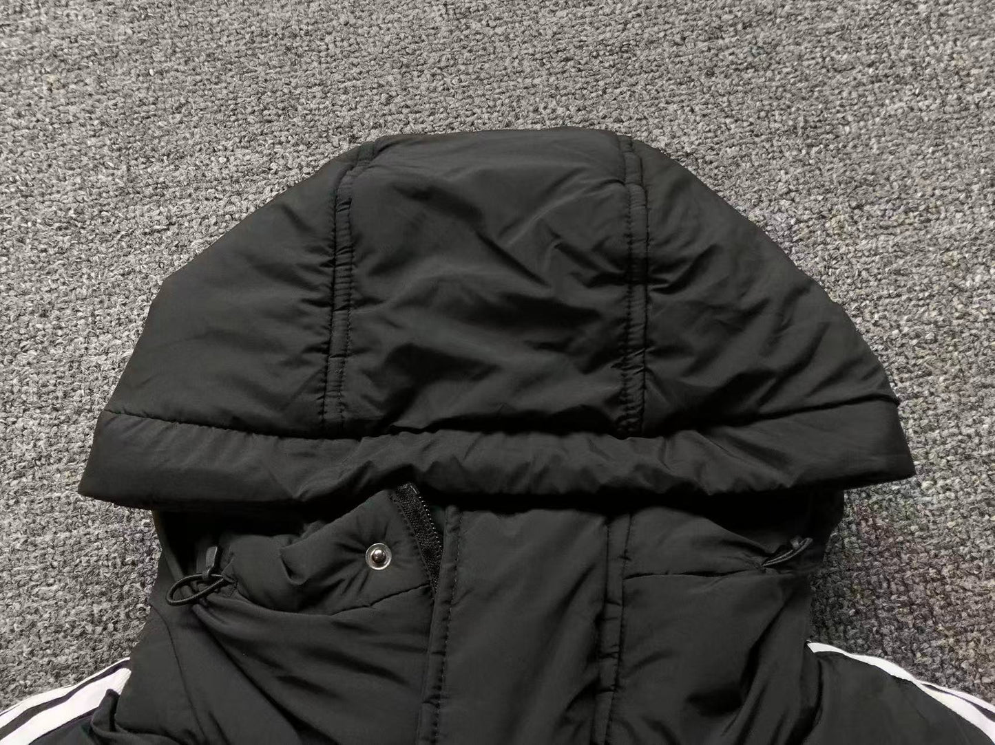 Jaqueta Puffer adidas Alpine Street
